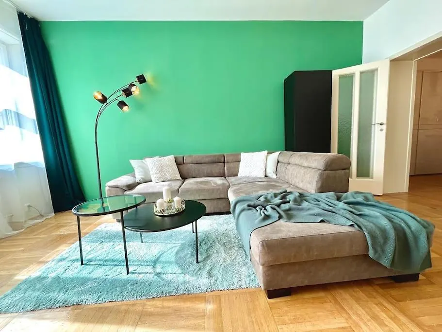 Spac Apartment In Old Town Praga