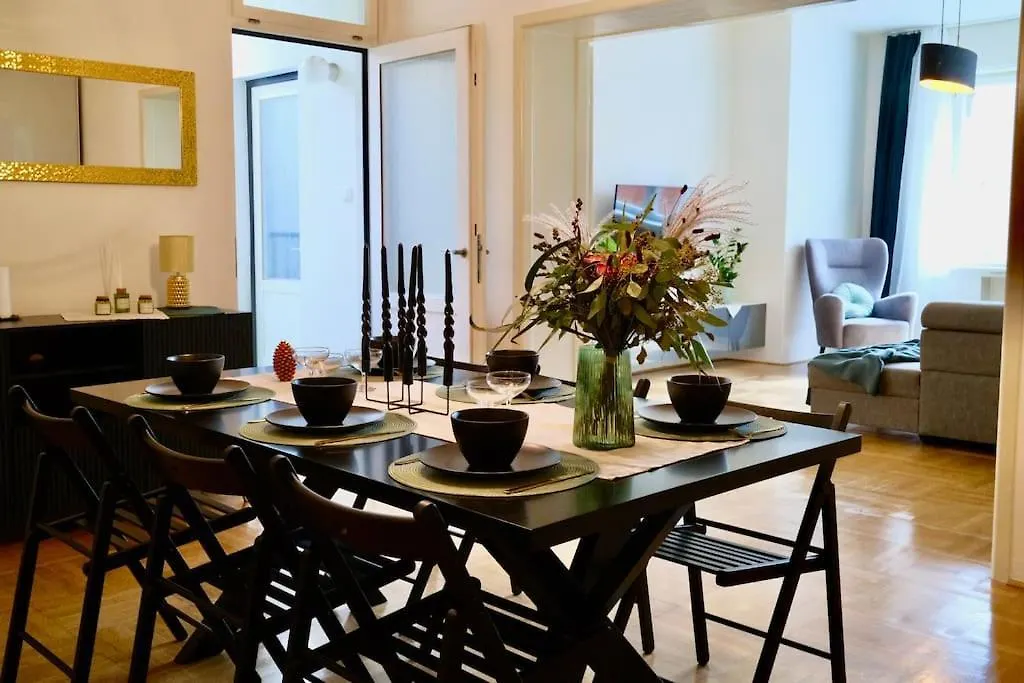 Spac Apartment In Old Town Praga