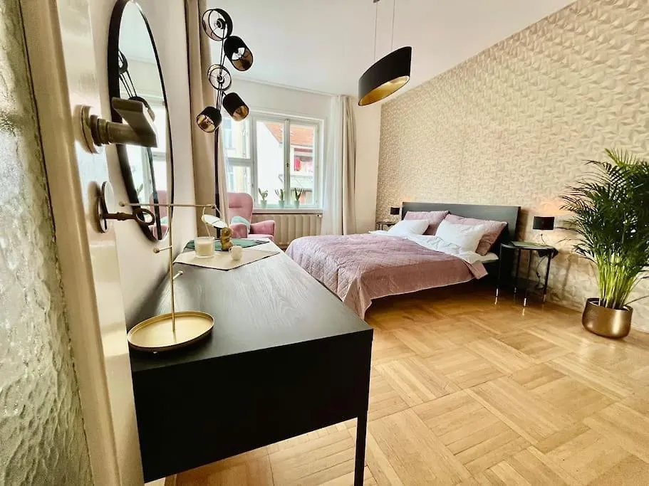Spac Apartment In Old Town Praga