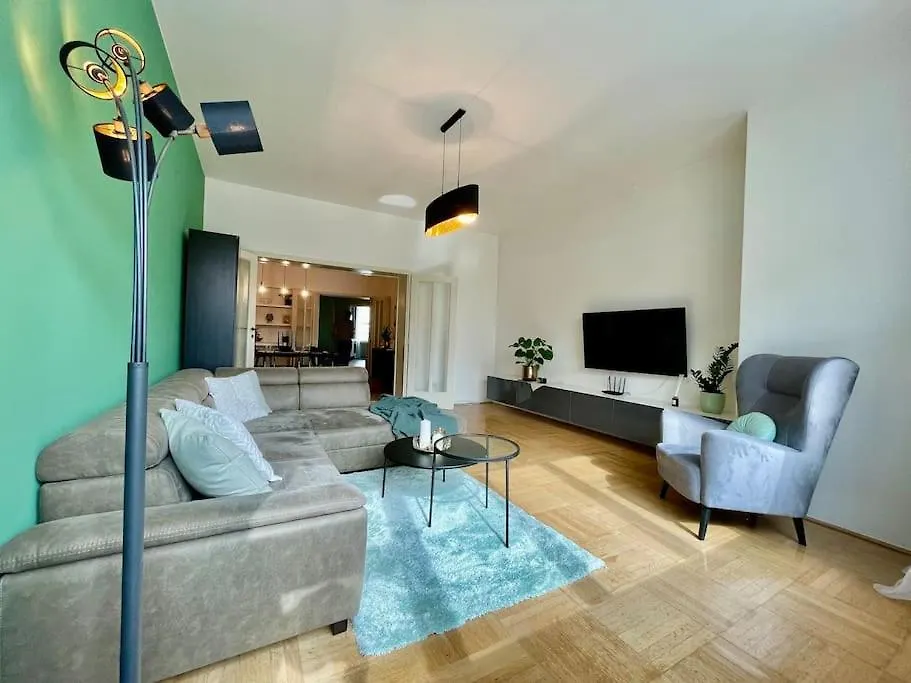 Spac Apartment In Old Town Praag