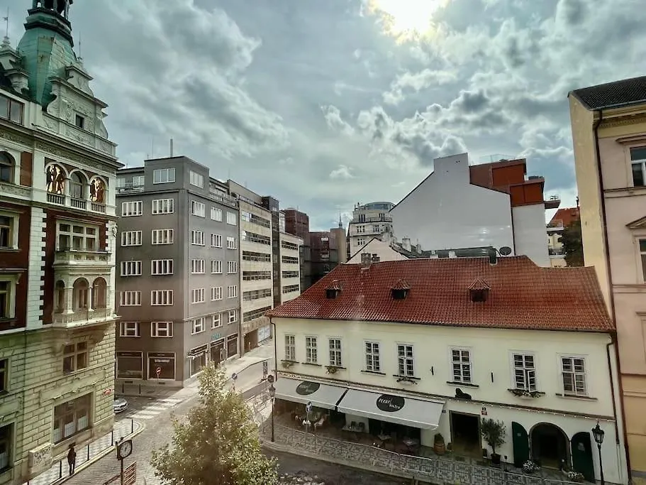 Spac Apartment In Old Town Praag Tsjechië
